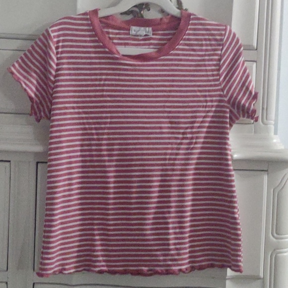 Red and white short sleeve basic tee - Picture 2 of 2